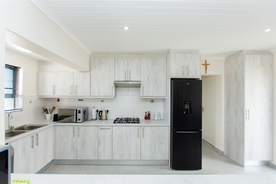 2 Bedroom Property for Sale in Harbour Lights Western Cape